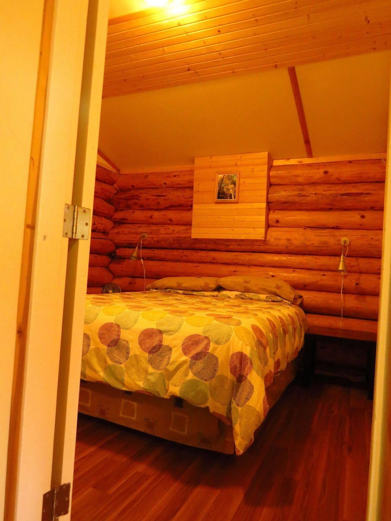 Cedar Haven Cabins And Resort Clearwater Exterior photo